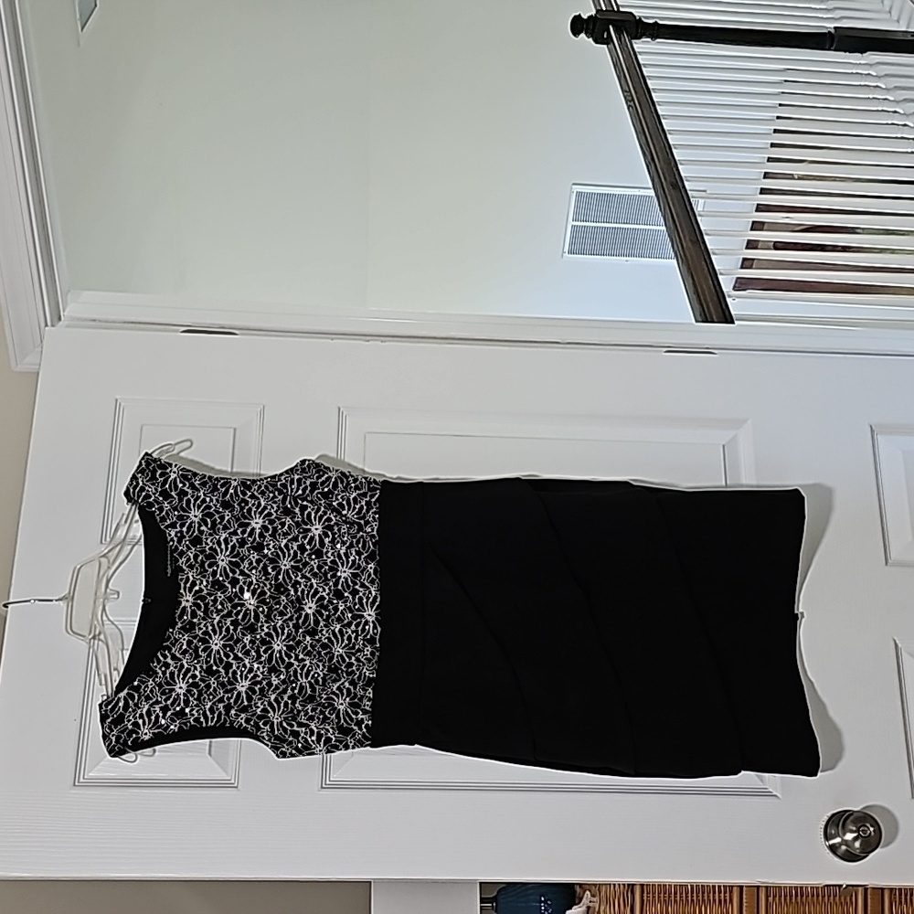 Black dress size 8